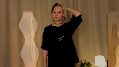 Elizabeth online show from December 19, 2025, 6:53 am