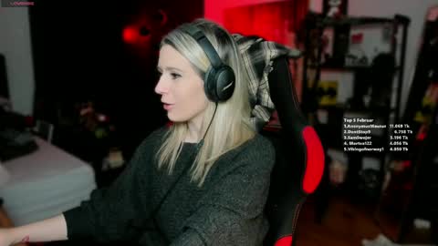 Snapshot of kimilee22 chatting on February 26, 2025, 8:54 pm Wolfs Girl online show from February 26, 2025, 8:54 pm