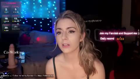 Snapshot of kimilee22 chatting on July 6, 2026, 7:49 pm Wolfs Girl online show from July 6, 2026, 7:49 pm