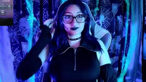   online show from October 28, 2025, 1:47 pm