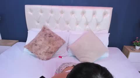 Snapshot of kimluna1 chatting on December 2, 2025, 12:38 am kimluna1 online show from December 2, 2025, 12:38 am