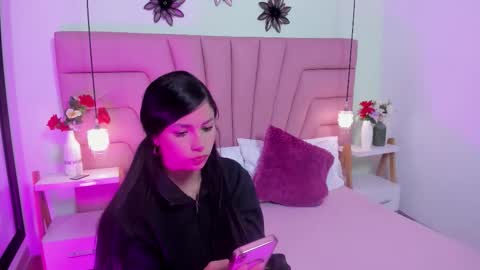 Snapshot of kimluna1 chatting on February 14, 2026, 4:15 pm kimluna1 online show from February 14, 2026, 4:15 pm