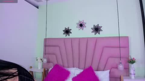 kimluna1 online show from May 28, 2026, 3:04 am