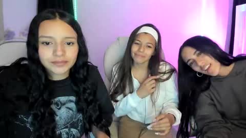 Snapshot of kimmi_foxy chatting on December 5, 2024, 11:07 pm kimmi online show from December 5, 2024, 11:07 pm