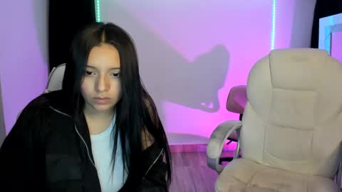 Snapshot of kimmi_foxy chatting on January 5, 2025, 11:22 pm kimmi online show from January 5, 2025, 11:22 pm
