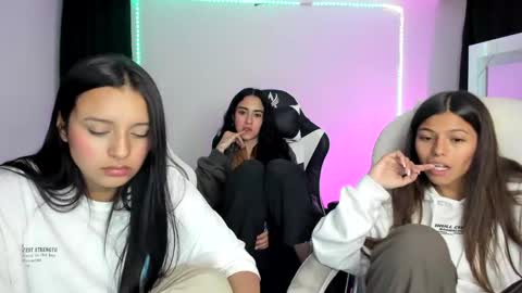 Snapshot of kimmi_foxy chatting on January 14, 2025, 11:16 pm kimmi online show from January 14, 2025, 11:16 pm