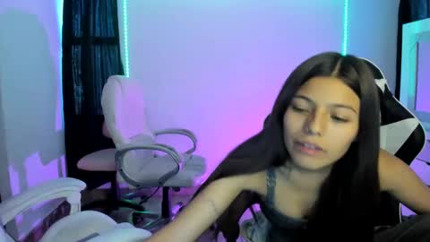 Snapshot of kimmi_foxy chatting on January 21, 2025, 10:19 pm kimmi online show from January 21, 2025, 10:19 pm