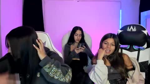 Snapshot of kimmi_foxy chatting on January 22, 2025, 1:20 am kimmi online show from January 22, 2025, 1:20 am