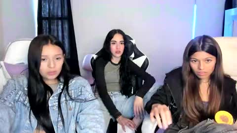 Snapshot of kimmi_foxy chatting on February 21, 2025, 10:37 pm kimmi online show from February 21, 2025, 10:37 pm