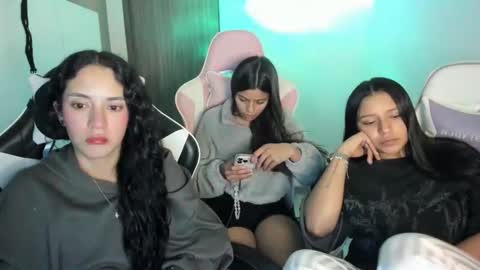 Snapshot of kimmi_foxy chatting on October 17, 2025, 11:51 pm kimmi online show from October 17, 2025, 11:51 pm