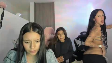 Snapshot of kimmi_foxy chatting on October 23, 2025, 11:14 pm kimmi online show from October 23, 2025, 11:14 pm