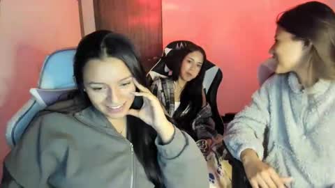 Snapshot of kimmi_foxy chatting on October 28, 2025, 11:18 pm kimmi online show from October 28, 2025, 11:18 pm