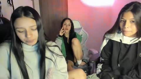 Snapshot of kimmi_foxy chatting on November 11, 2025, 11:16 pm kimmi online show from November 11, 2025, 11:16 pm