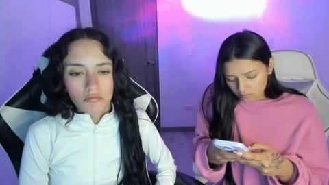 Snapshot of kimmi_foxy chatting on November 21, 2025, 11:25 pm kimmi online show from November 21, 2025, 11:25 pm