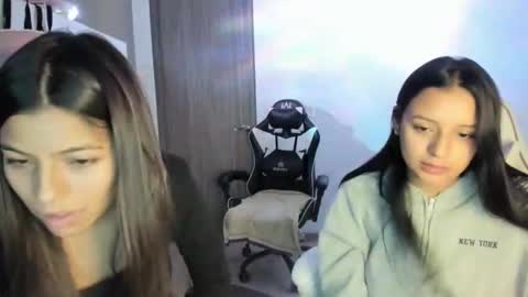 Snapshot of kimmi_foxy chatting on December 1, 2025, 11:21 pm kimmi online show from December 1, 2025, 11:21 pm