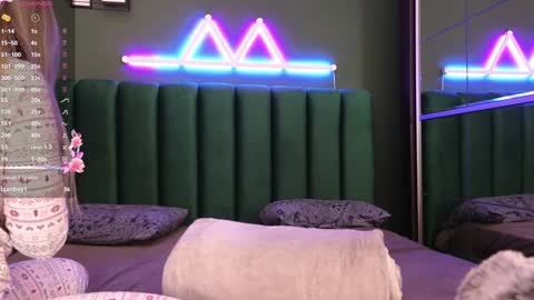 Kimmie online show from December 17, 2024, 6:42 pm