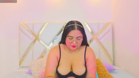 Snapshot of kimmy_bellari chatting on May 27, 2026, 12:35 pm Kimmy online show from May 27, 2026, 12:35 pm