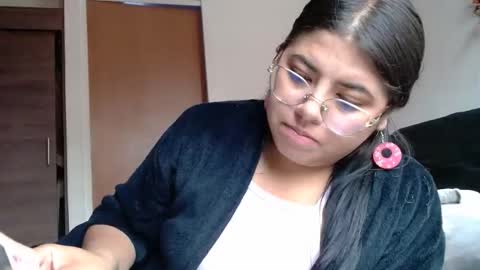 Kimmy online show from March 11, 2025, 5:13 pm