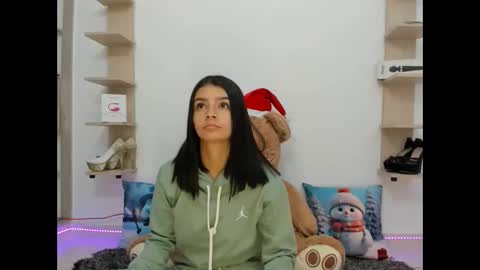 Snapshot of kimmy_montiell chatting on December 3, 2025, 11:52 am kimmy_montiell online show from December 3, 2025, 11:52 am