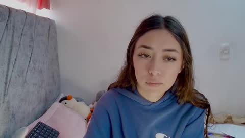 Snapshot of kimmy_veggaa chatting on October 14, 2025, 3:02 pm kimm online show from October 14, 2025, 3:02 pm