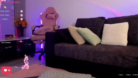 Snapshot of kimskye chatting on March 3, 2026, 2:23 pm KimSkye online show from March 3, 2026, 2:23 pm