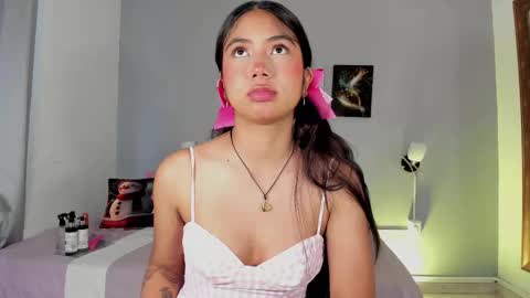 Snapshot of kimtayloor chatting on November 20, 2025, 8:19 pm Kim online show from November 20, 2025, 8:19 pm