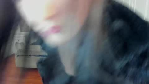 Snapshot of kimwessel_ chatting on October 24, 2025, 7:54 pm Kim online show from October 24, 2025, 7:54 pm