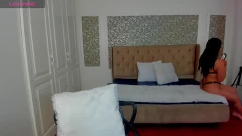 Snapshot of kimwessel_ chatting on November 24, 2025, 7:46 pm Kim online show from November 24, 2025, 7:46 pm