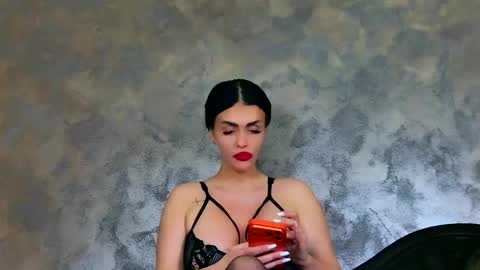 Kim Wilmes online show from May 8, 2026, 2:00 pm