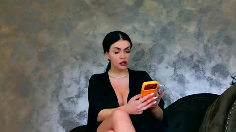 Kim Wilmes online show from May 18, 2026, 1:06 pm