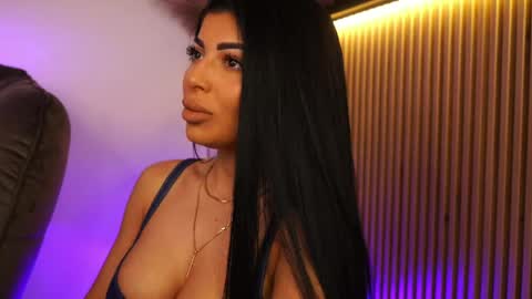 Snapshot of kimybroox chatting on April 19, 2026, 7:27 pm Andreea online show from April 19, 2026, 7:27 pm