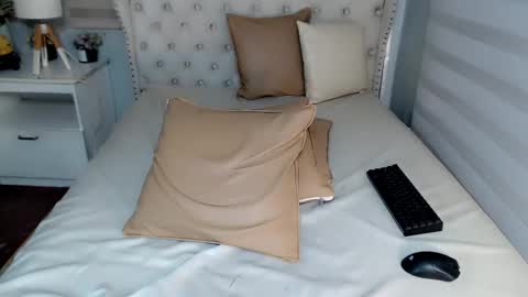 Snapshot of kina_greyx chatting on April 16, 2026, 6:52 pm kina online show from April 16, 2026, 6:52 pm