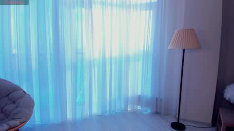 Snapshot of kindraevert chatting on February 9, 2026, 5:00 am Megan online show from February 9, 2026, 5:00 am