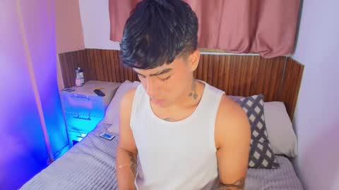 Snapshot of king_azahell chatting on February 8, 2026, 12:25 am king help me reach 100 likes online show from February 8, 2026, 12:25 am