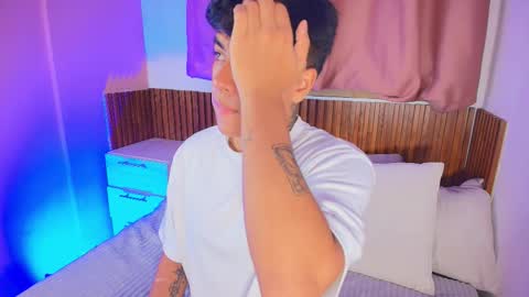 Snapshot of king_azahell chatting on February 11, 2026, 3:00 am king help me reach 100 likes online show from February 11, 2026, 3:00 am