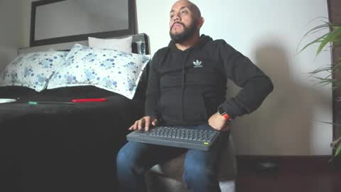 king_bear_25 online show from February 27, 2026, 3:06 am