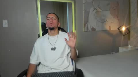 Snapshot of king_dante_ chatting on December 5, 2024, 9:06 pm King Dante online show from December 5, 2024, 9:06 pm