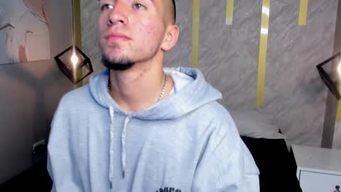 Snapshot of king_dante_ chatting on December 17, 2024, 8:21 pm King Dante online show from December 17, 2024, 8:21 pm