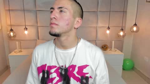 Snapshot of king_dante_ chatting on December 26, 2024, 8:11 pm King Dante online show from December 26, 2024, 8:11 pm