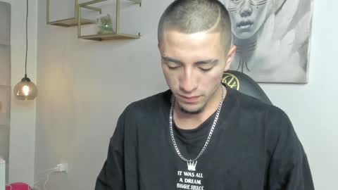 Snapshot of king_dante_ chatting on December 31, 2024, 5:29 pm King Dante online show from December 31, 2024, 5:29 pm