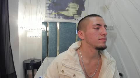 Snapshot of king_dante_ chatting on January 8, 2025, 11:41 pm King Dante online show from January 8, 2025, 11:41 pm