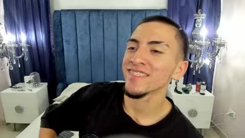 Snapshot of king_dante_ chatting on January 31, 2025, 8:01 pm King Dante online show from January 31, 2025, 8:01 pm
