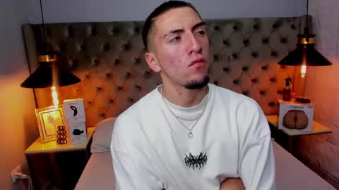 Snapshot of king_dante_ chatting on February 17, 2025, 9:19 pm King Dante online show from February 17, 2025, 9:19 pm