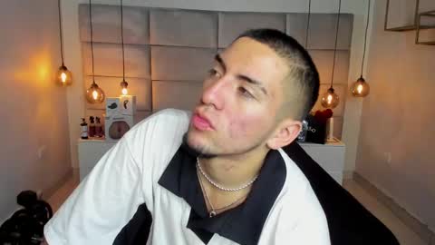 Snapshot of king_dante_ chatting on February 25, 2025, 8:09 pm King Dante online show from February 25, 2025, 8:09 pm