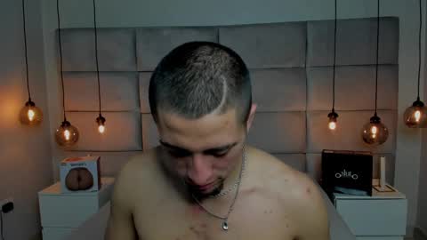 Snapshot of king_dante_ chatting on March 5, 2025, 8:32 pm King Dante online show from March 5, 2025, 8:32 pm