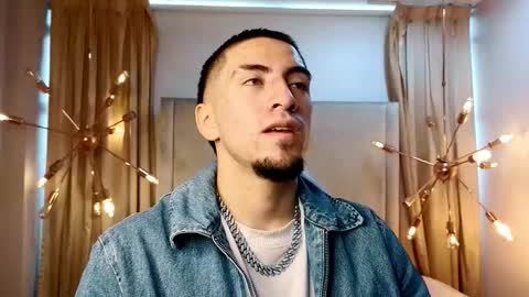 Snapshot of king_dante_ chatting on September 27, 2025, 2:11 pm King Dante online show from September 27, 2025, 2:11 pm