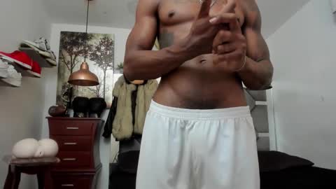 Snapshot of king_fitt_ chatting on November 14, 2025, 12:20 am HOT MEN BLACK online show from November 14, 2025, 12:20 am