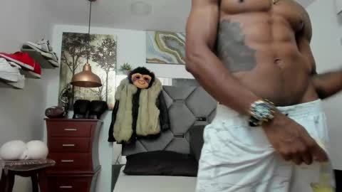 Snapshot of king_fitt_ chatting on November 29, 2025, 12:41 pm HOT MEN BLACK online show from November 29, 2025, 12:41 pm