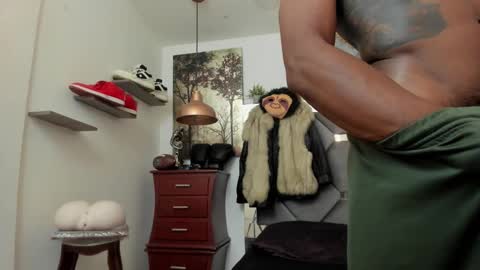 HOT MEN BLACK online show from February 22, 2026, 12:36 pm