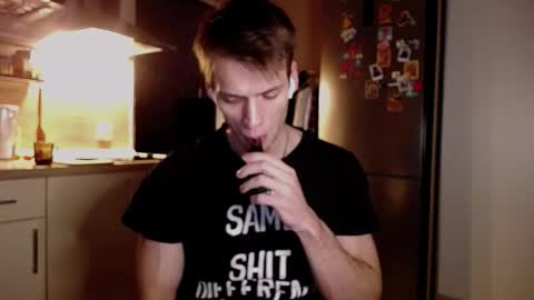 king_pong online show from December 17, 2025, 9:54 pm